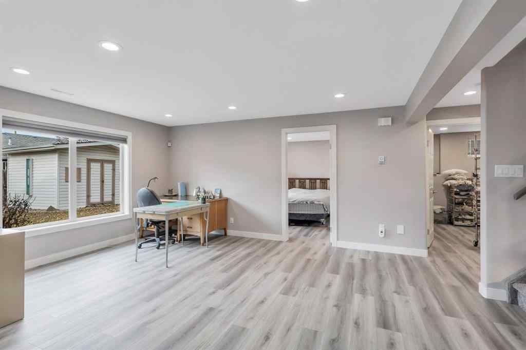 MLS® A2268932 - 68 Falcon Crescent  in Fox Run Sylvan Lake, Residential