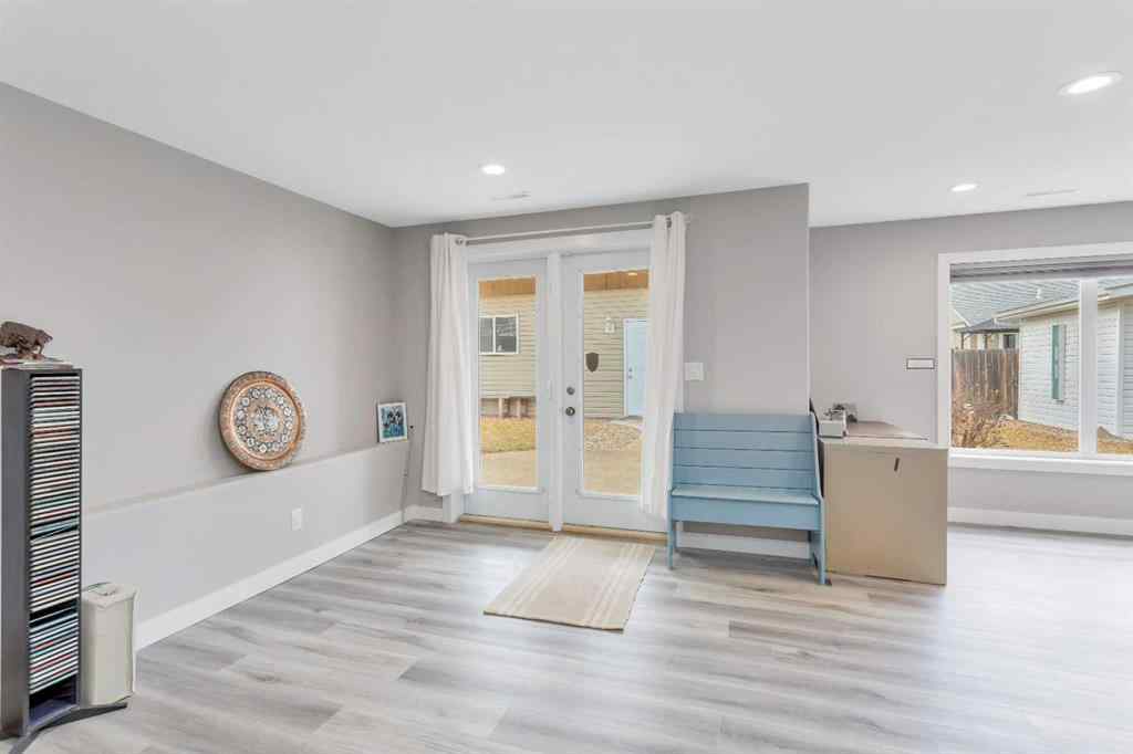 MLS® A2268932 - 68 Falcon Crescent  in Fox Run Sylvan Lake, Residential