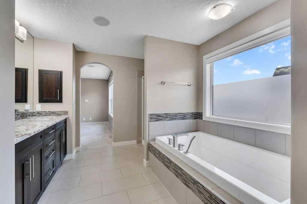 MLS® A2268934 - 204 Sunset View  in Sunset Ridge Cochrane, Residential