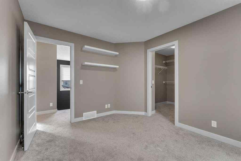 MLS® A2268934 - 204 Sunset View  in Sunset Ridge Cochrane, Residential