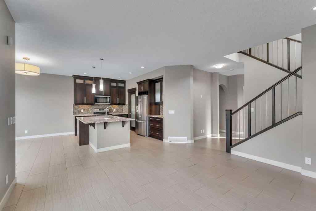 MLS® A2268934 - 204 Sunset View  in Sunset Ridge Cochrane, Residential