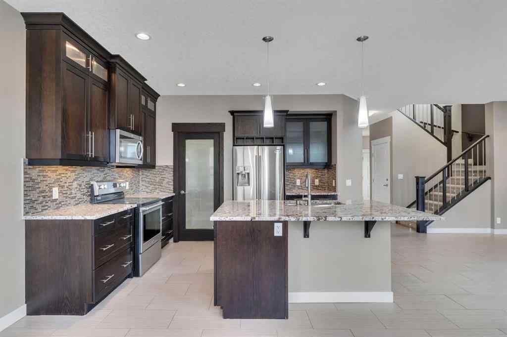 MLS® A2268934 - 204 Sunset View  in Sunset Ridge Cochrane, Residential