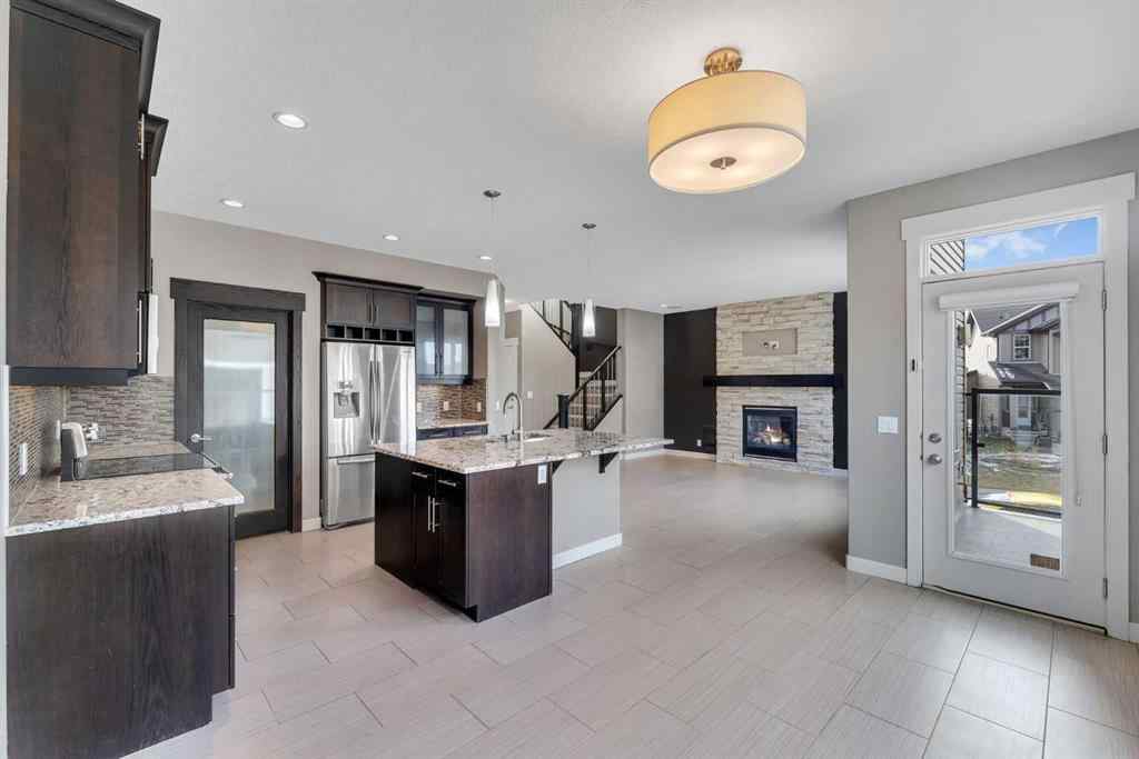 MLS® A2268934 - 204 Sunset View  in Sunset Ridge Cochrane, Residential