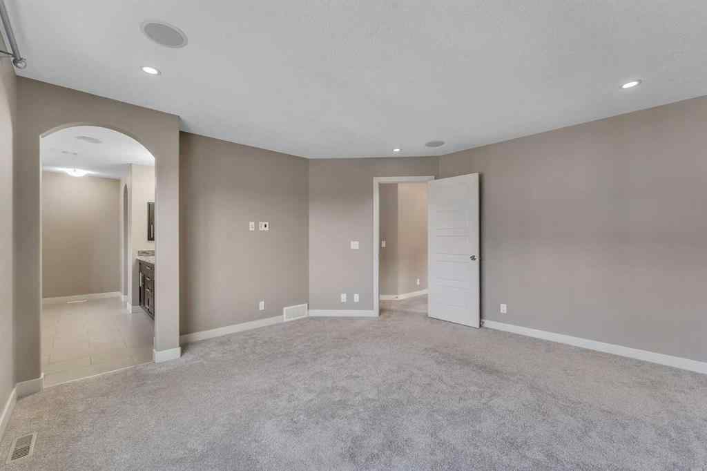 MLS® A2268934 - 204 Sunset View  in Sunset Ridge Cochrane, Residential