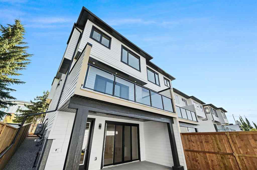 MLS® A2268937 - 5011 21 Avenue NW in Montgomery Calgary, Residential