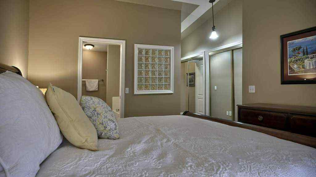 MLS&reg; # A2268938 - 138 Sierra Morena Green SW in Signal Hill Calgary, Residential Open Houses