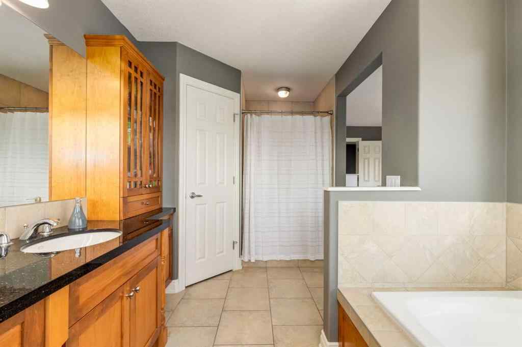 MLS® A2268943 - 1406 29 Street SW in Shaganappi Calgary, Residential