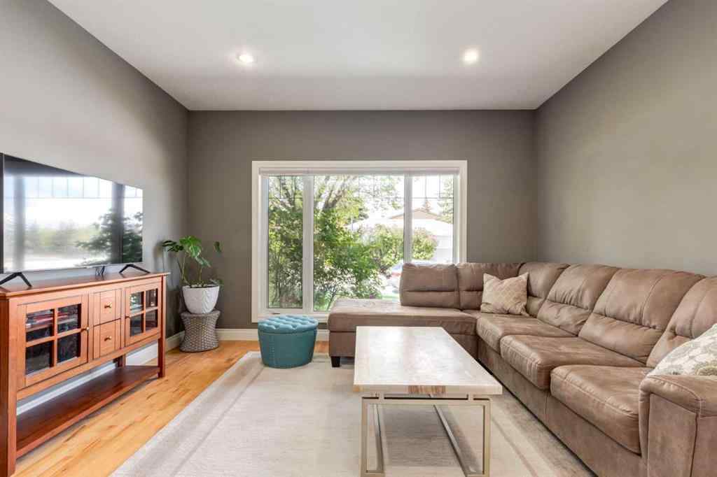 MLS® A2268943 - 1406 29 Street SW in Shaganappi Calgary, Residential