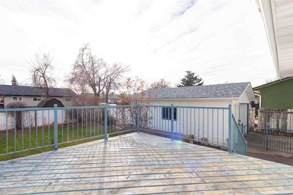 MLS® A2268949 - 225 19 Street NE in Northeast Crescent Heights Medicine Hat, Residential