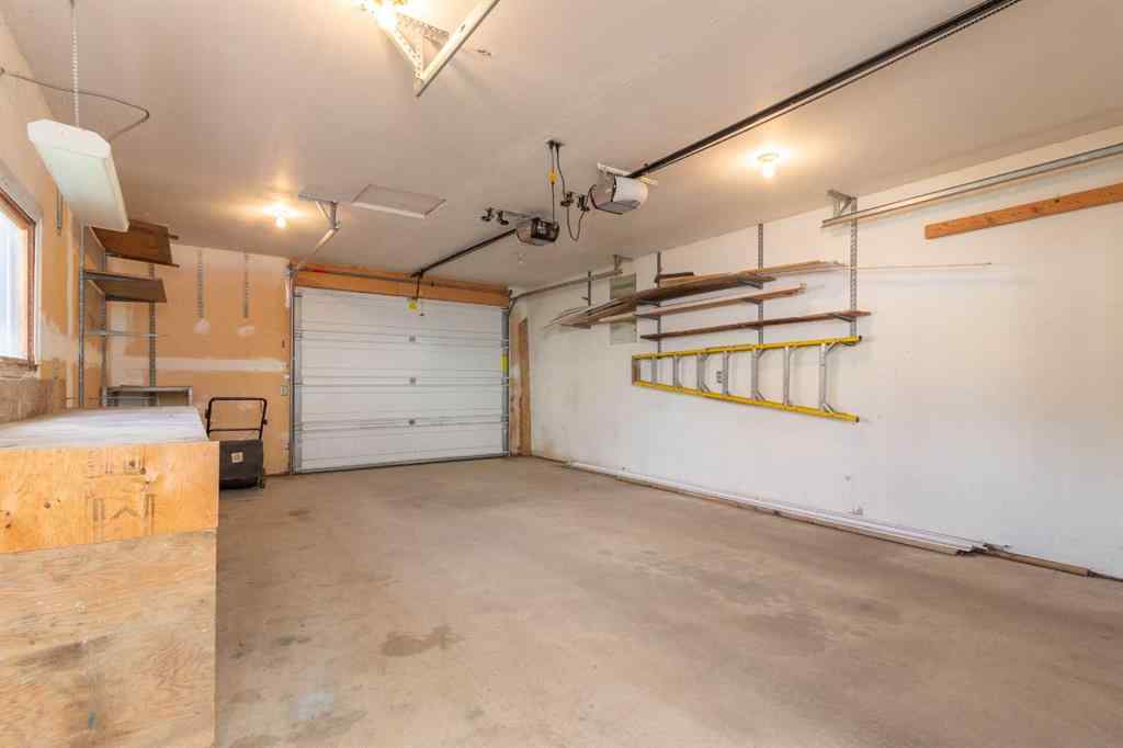 MLS® A2268949 - 225 19 Street NE in Northeast Crescent Heights Medicine Hat, Residential