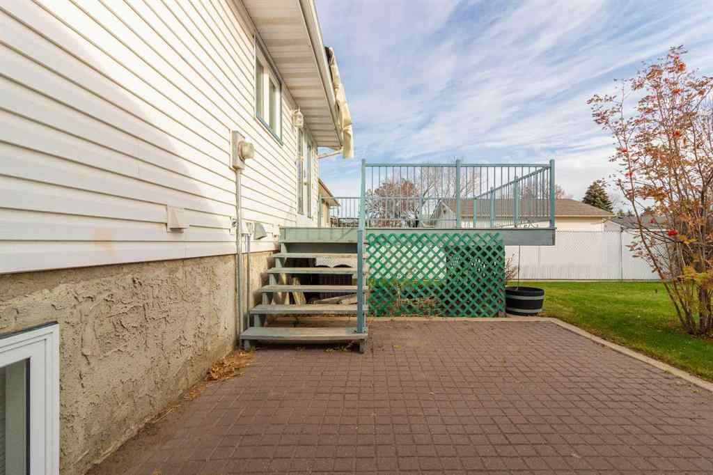 MLS® A2268949 - 225 19 Street NE in Northeast Crescent Heights Medicine Hat, Residential