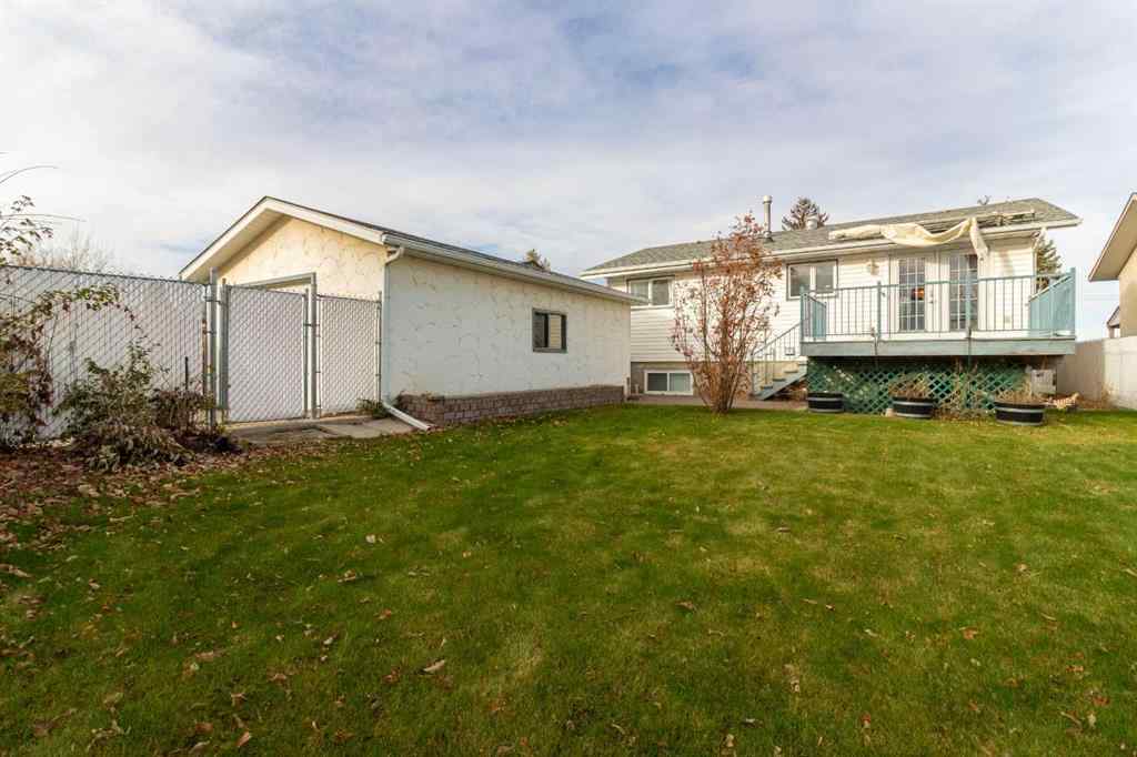 MLS® A2268949 - 225 19 Street NE in Northeast Crescent Heights Medicine Hat, Residential