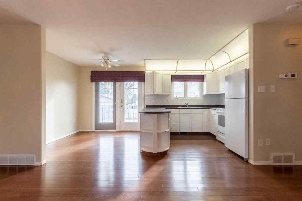 MLS® A2268949 - 225 19 Street NE in Northeast Crescent Heights Medicine Hat, Residential