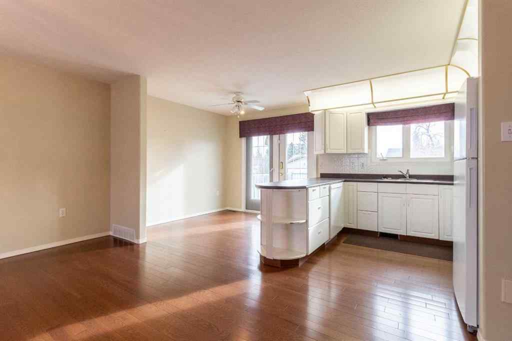 MLS® A2268949 - 225 19 Street NE in Northeast Crescent Heights Medicine Hat, Residential