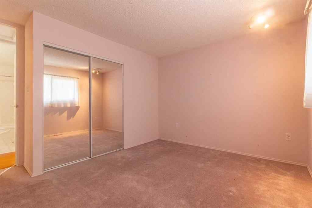 MLS® A2268949 - 225 19 Street NE in Northeast Crescent Heights Medicine Hat, Residential