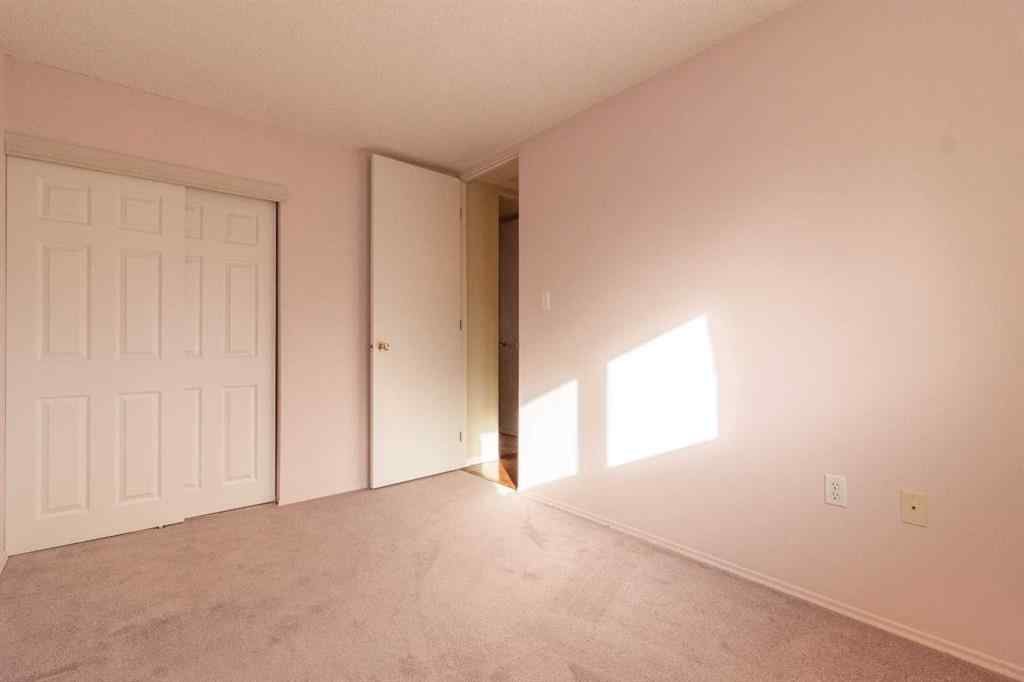 MLS® A2268949 - 225 19 Street NE in Northeast Crescent Heights Medicine Hat, Residential