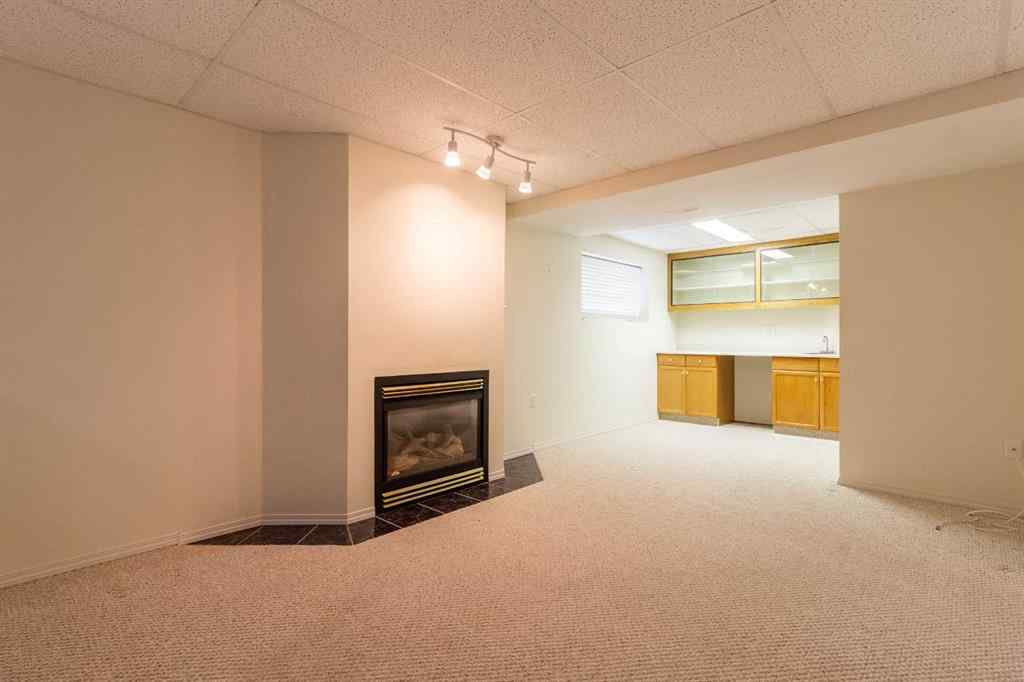 MLS® A2268949 - 225 19 Street NE in Northeast Crescent Heights Medicine Hat, Residential