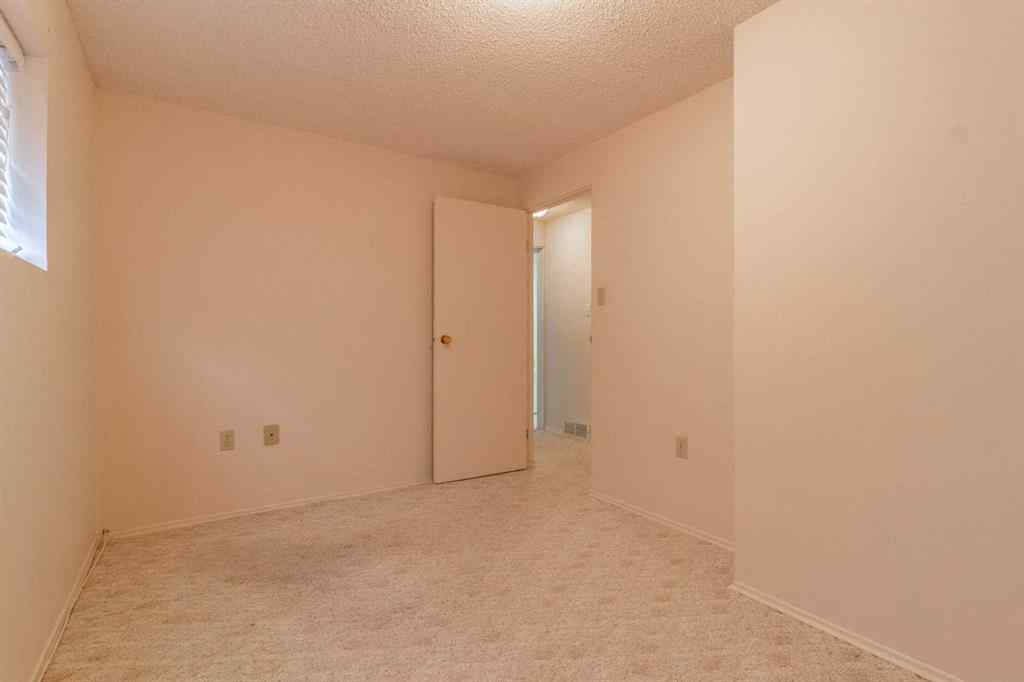 MLS® A2268949 - 225 19 Street NE in Northeast Crescent Heights Medicine Hat, Residential