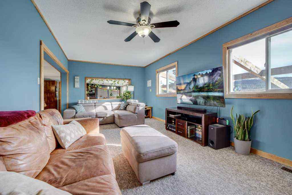 MLS&reg; # A2268953 - 3 Southview Estates  in NONE Rural Pincher Creek No. 9, M.D. of, Residential Open Houses