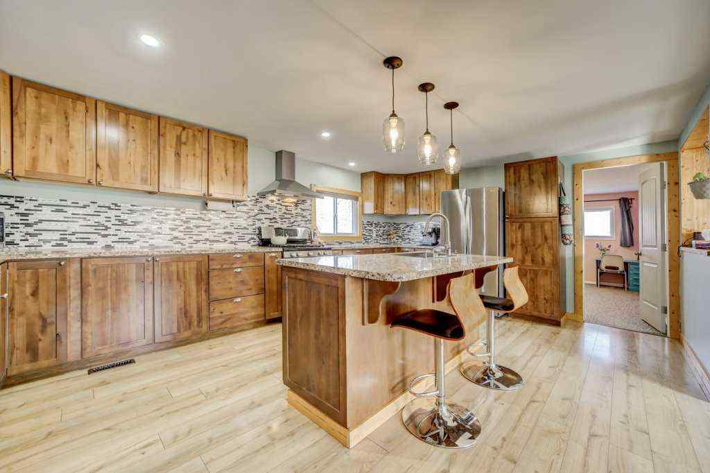 MLS&reg; # A2268953 - 3 Southview Estates  in NONE Rural Pincher Creek No. 9, M.D. of, Residential Open Houses