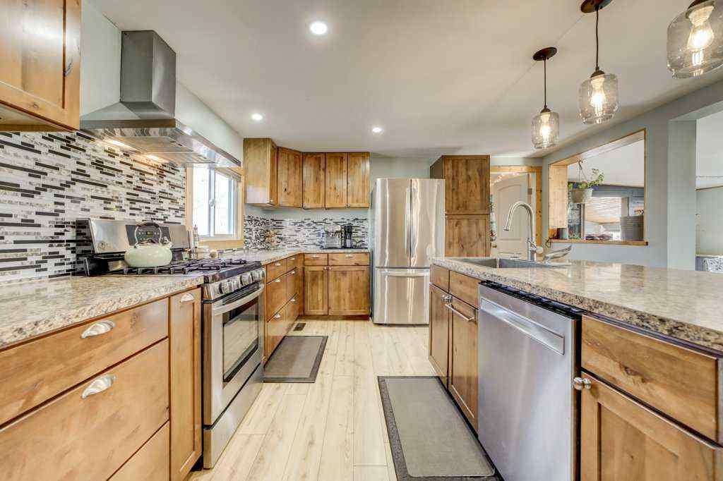 MLS&reg; # A2268953 - 3 Southview Estates  in NONE Rural Pincher Creek No. 9, M.D. of, Residential Open Houses