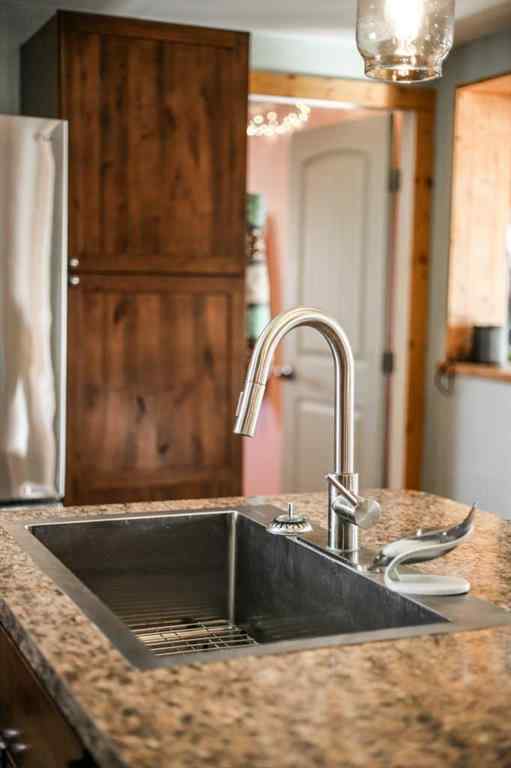 MLS&reg; # A2268953 - 3 Southview Estates  in NONE Rural Pincher Creek No. 9, M.D. of, Residential Open Houses