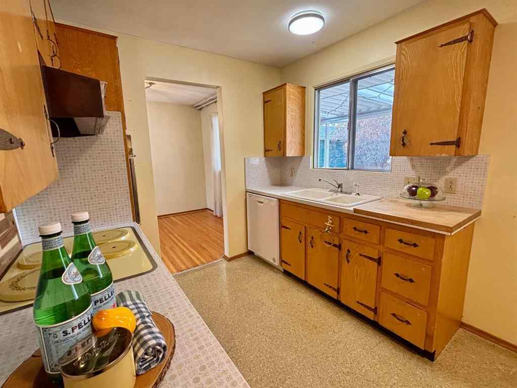 MLS® A2268954 - 1320 Southbow Place SW in Southwood Calgary, Residential