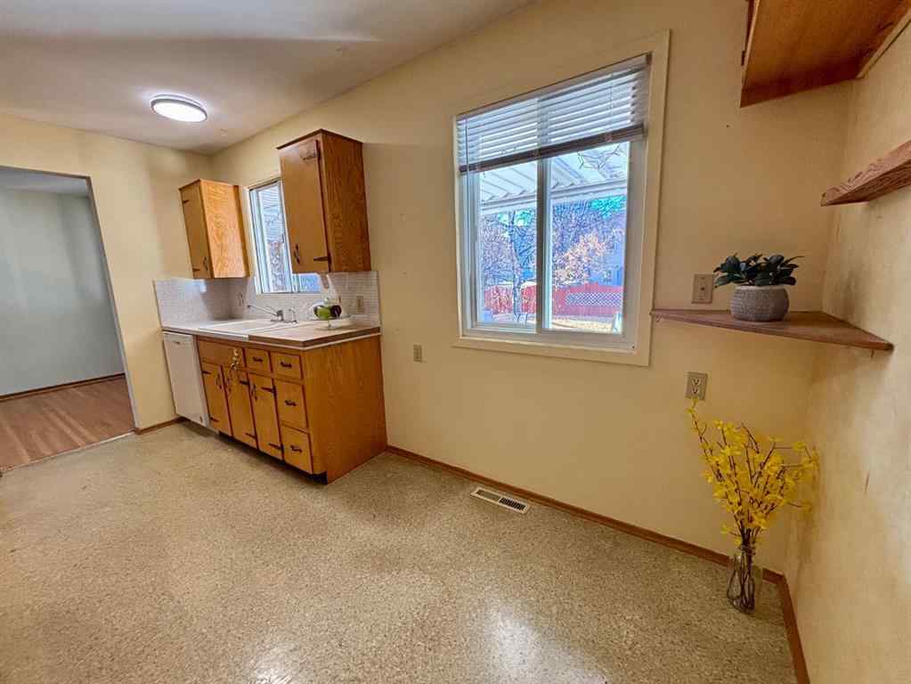 MLS® A2268954 - 1320 Southbow Place SW in Southwood Calgary, Residential