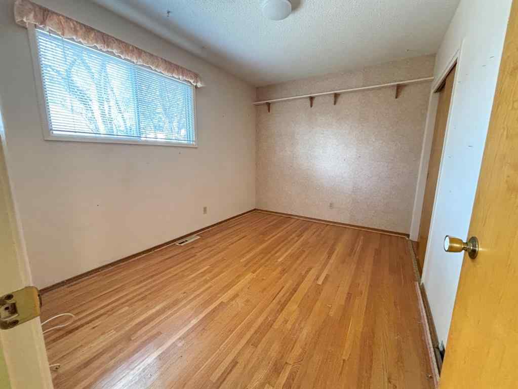 MLS® A2268954 - 1320 Southbow Place SW in Southwood Calgary, Residential