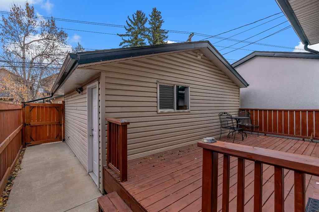 MLS® A2268958 - 2834 Parkdale Boulevard NW in West Hillhurst Calgary, Residential