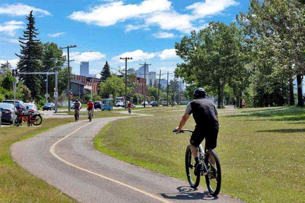 MLS® A2268958 - 2834 Parkdale Boulevard NW in West Hillhurst Calgary, Residential