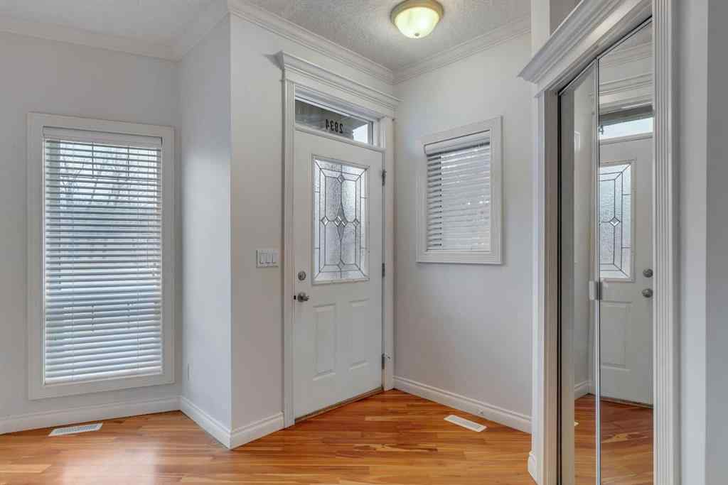 MLS® A2268958 - 2834 Parkdale Boulevard NW in West Hillhurst Calgary, Residential