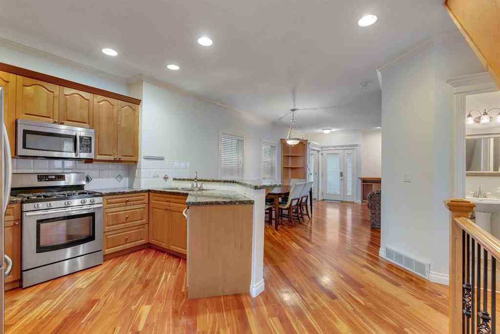 MLS® A2268958 - 2834 Parkdale Boulevard NW in West Hillhurst Calgary, Residential