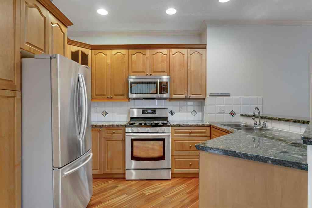 MLS® A2268958 - 2834 Parkdale Boulevard NW in West Hillhurst Calgary, Residential