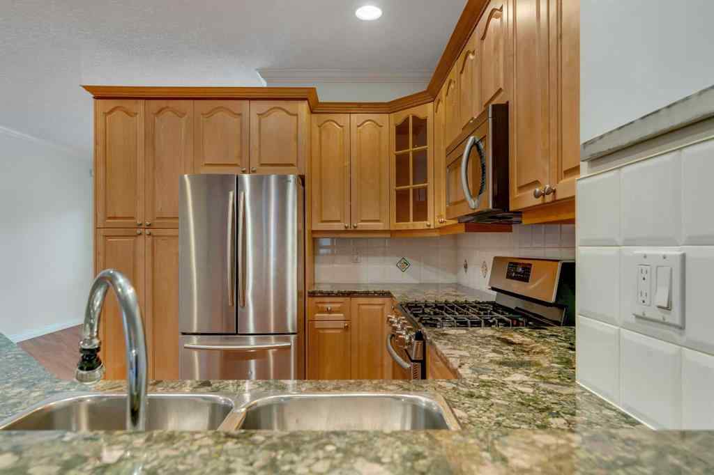 MLS® A2268958 - 2834 Parkdale Boulevard NW in West Hillhurst Calgary, Residential