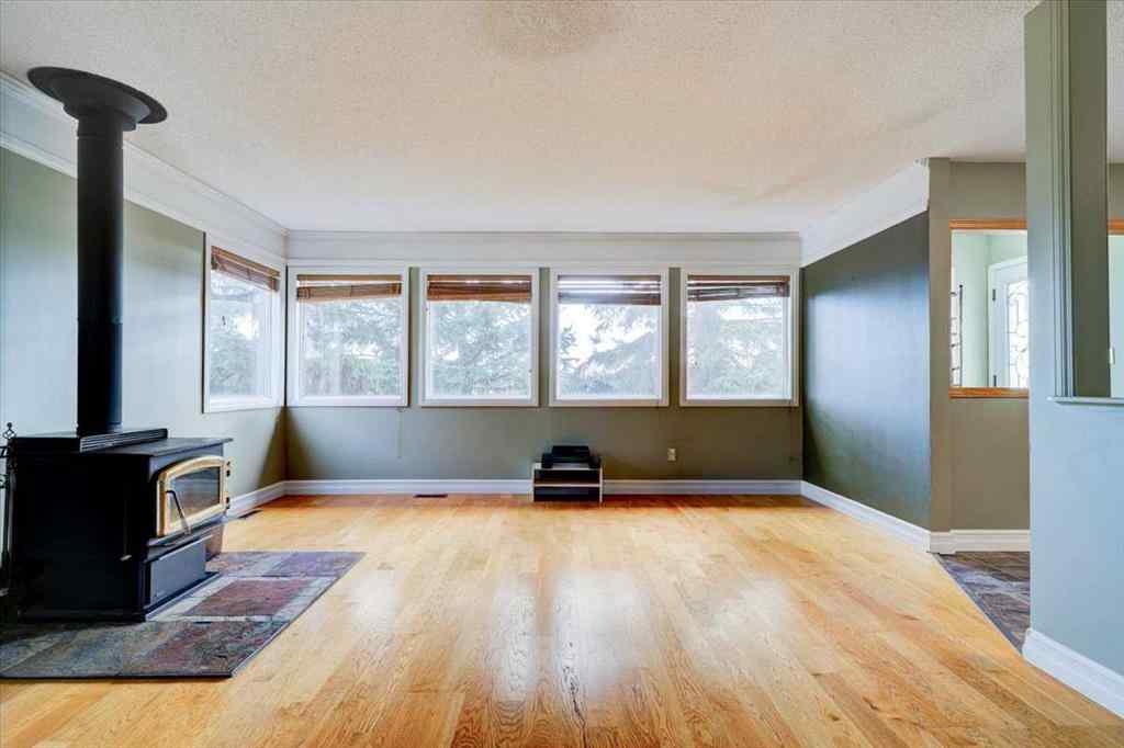 MLS® A2268966 - 10420 108 Avenue  in Avondale Grande Prairie, Residential