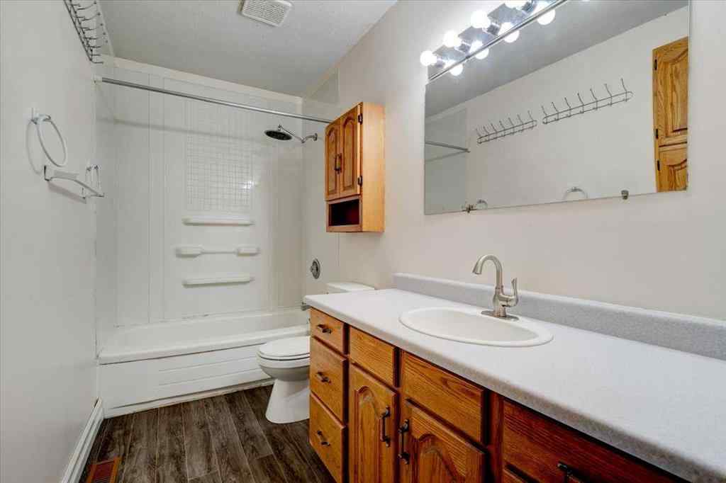 MLS® A2268966 - 10420 108 Avenue  in Avondale Grande Prairie, Residential