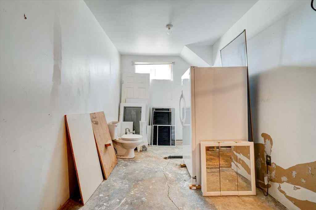 MLS® A2268966 - 10420 108 Avenue  in Avondale Grande Prairie, Residential