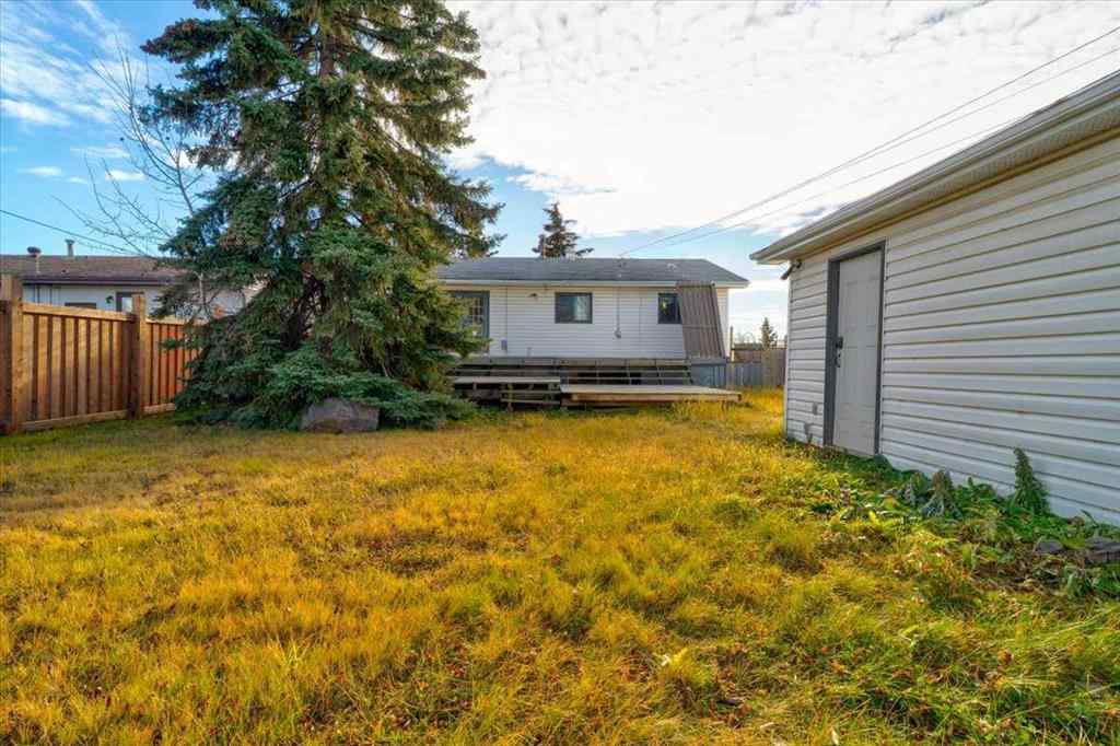 MLS® A2268966 - 10420 108 Avenue  in Avondale Grande Prairie, Residential