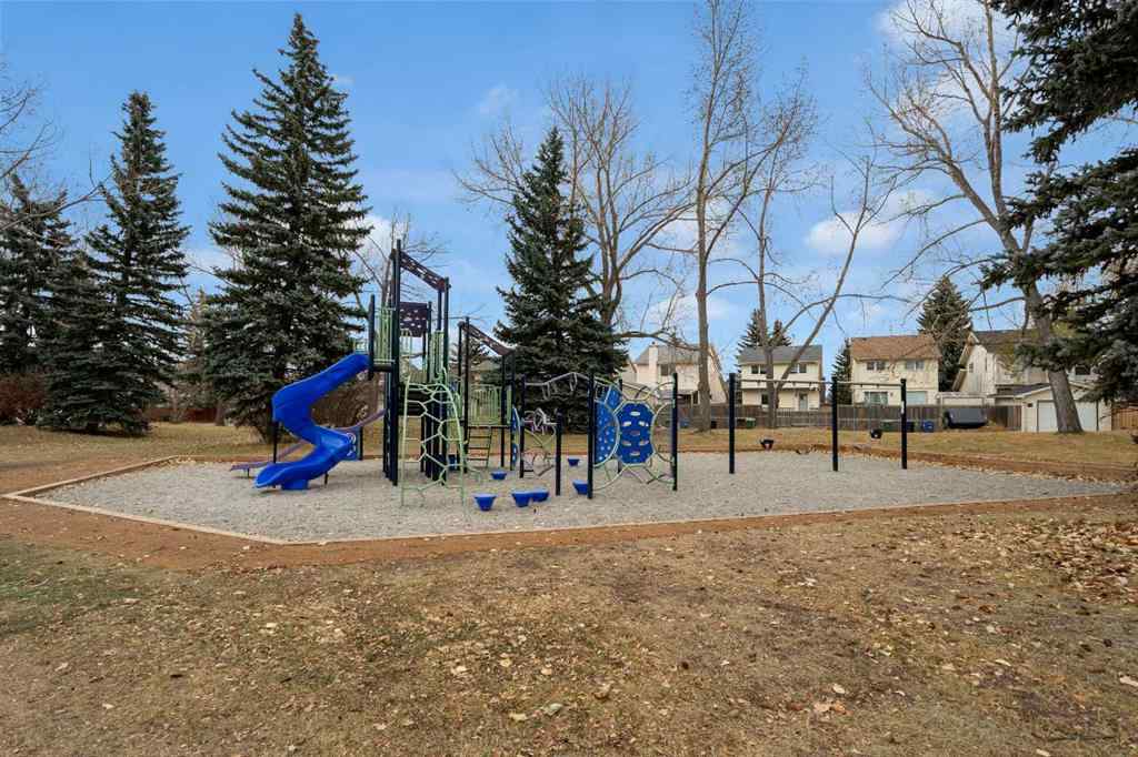 MLS® A2268973 - 28 Woodglen Close SW in Woodbine Calgary, Residential