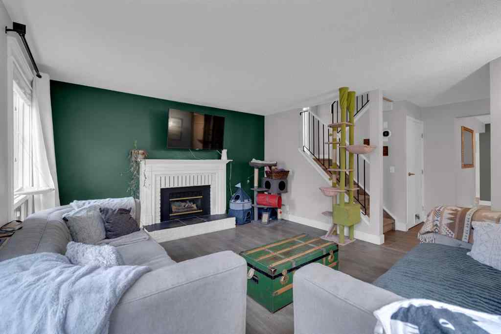 MLS® A2268973 - 28 Woodglen Close SW in Woodbine Calgary, Residential