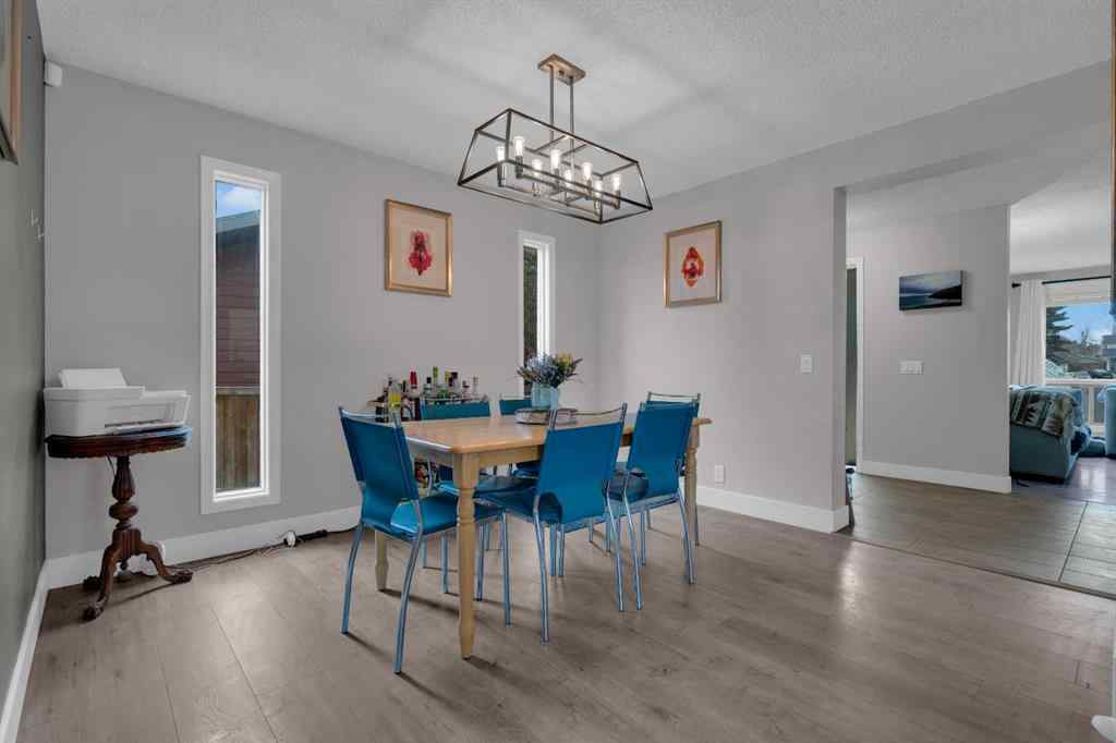 MLS® A2268973 - 28 Woodglen Close SW in Woodbine Calgary, Residential