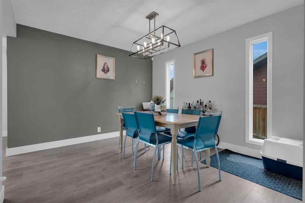 MLS® A2268973 - 28 Woodglen Close SW in Woodbine Calgary, Residential