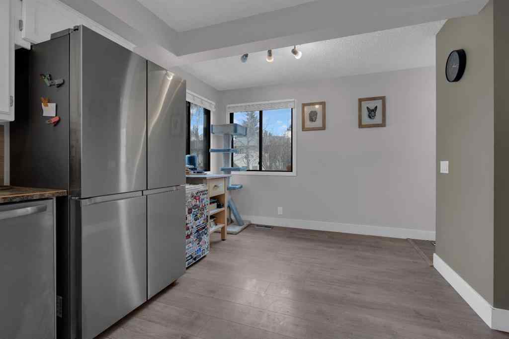 MLS® A2268973 - 28 Woodglen Close SW in Woodbine Calgary, Residential