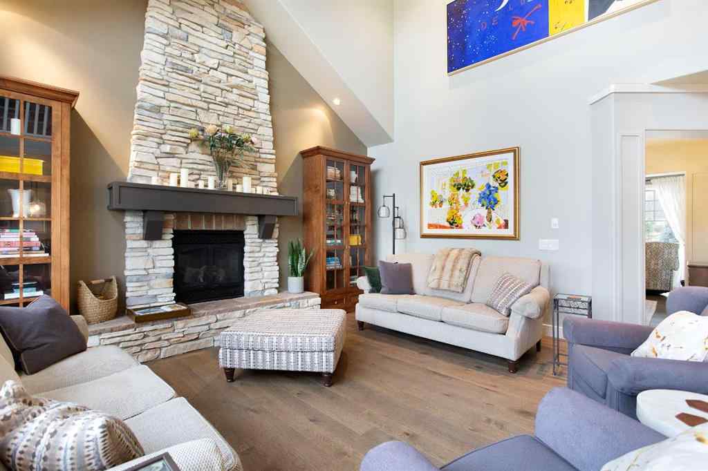 MLS® A2268978 - 311 Rodeo Ridge  in Springbank Links Rural Rocky View County, Residential