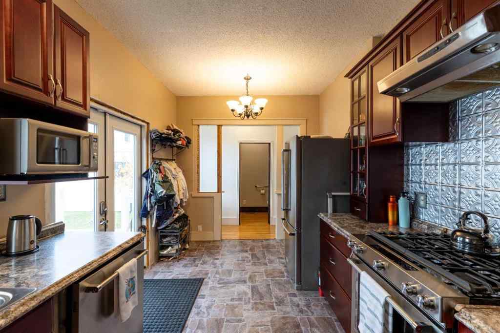 MLS&reg; # A2268993 - 268 Belfast Street SE in SE Hill Medicine Hat, Residential Open Houses