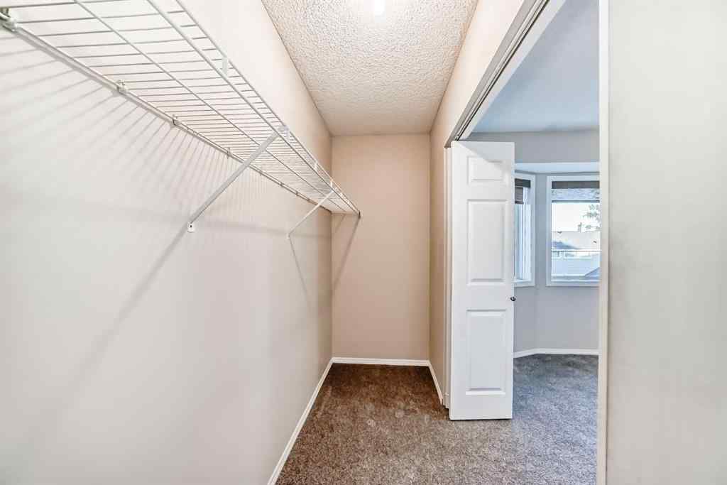 MLS® A2268999 - 677 Regal Park NE in Renfrew Calgary, Residential