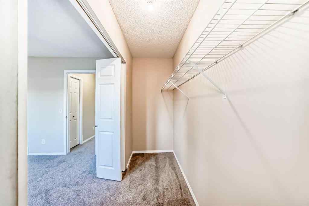 MLS® A2268999 - 677 Regal Park NE in Renfrew Calgary, Residential