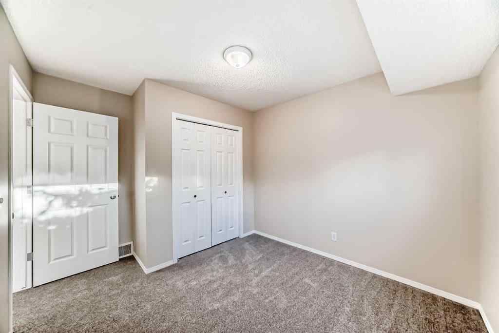 MLS® A2268999 - 677 Regal Park NE in Renfrew Calgary, Residential