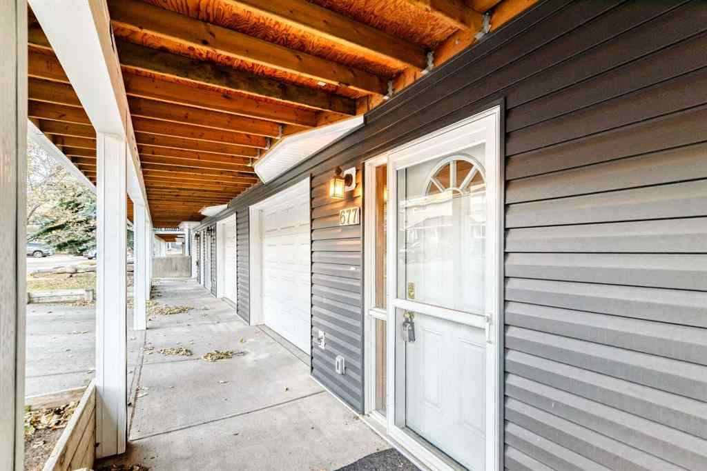 MLS® A2268999 - 677 Regal Park NE in Renfrew Calgary, Residential